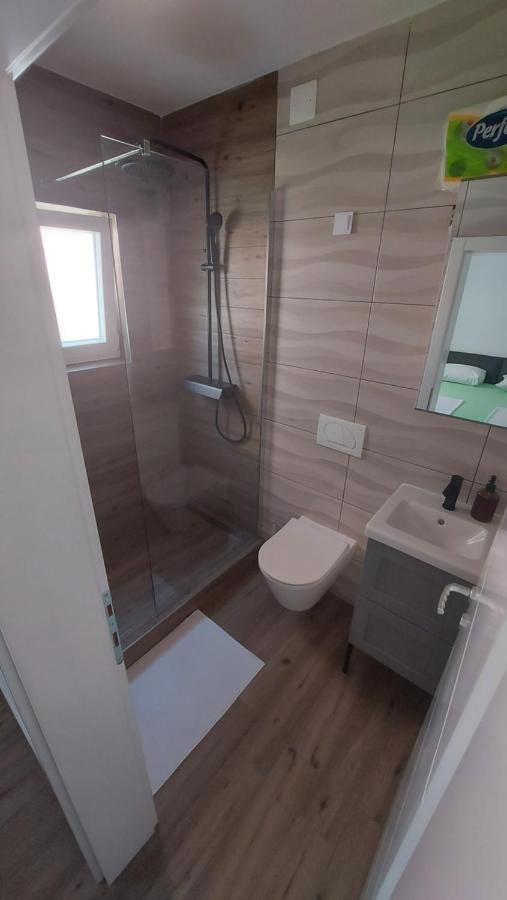 Apartmani Mlinar - Two Bedroom Apartment With Seaview Гребащиця Екстер'єр фото